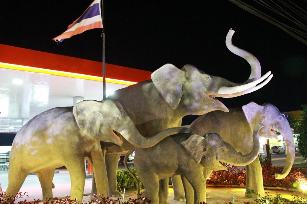 The Lephant Hotel Surat Thani Exterior photo